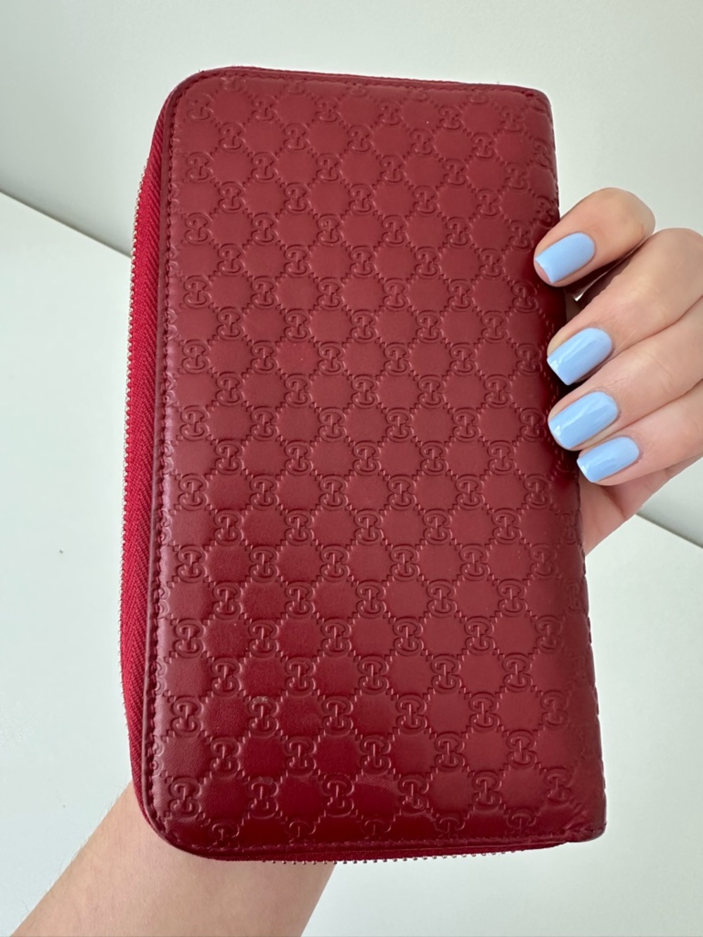 Gucci Red Microguccissima GG Zip-Around Wallet - Picture 6 of 8